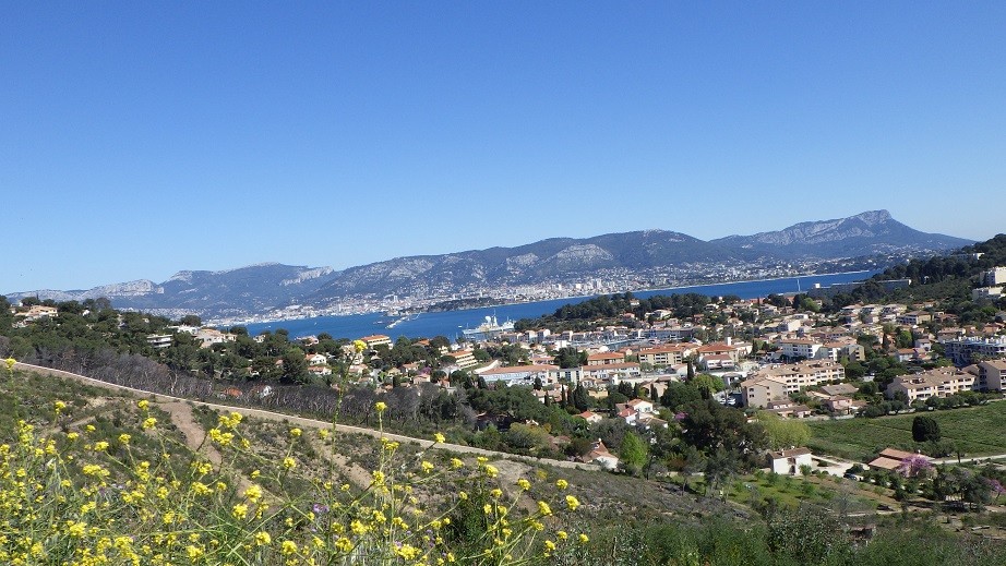 De La Presqu ' ile de Saint Mandrier a la rade de Toulon - Var 