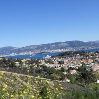 De La Presqu ' ile de Saint Mandrier a la rade de Toulon - Var 